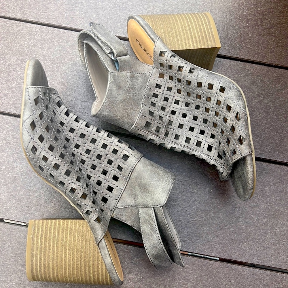 Maurice’s Sandal. Womens 10
